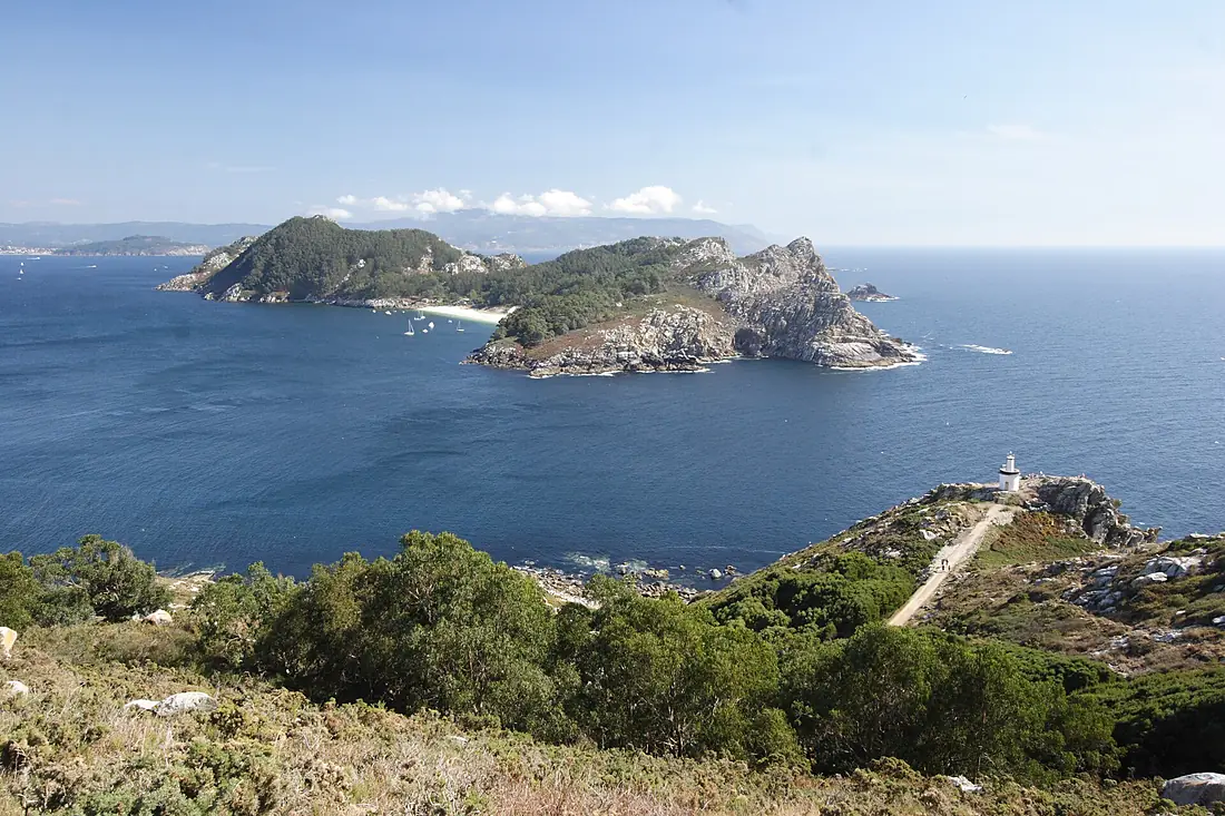 Vistas de la isla Sur de las islas Cíes