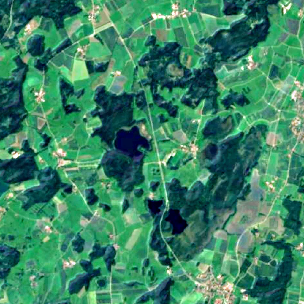 Blitzenreuter Seenplatte mit Altshauser Weiher seen from above (Sentinel-2)