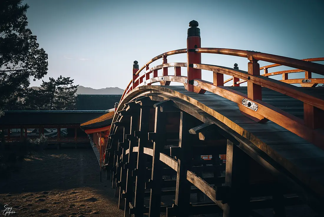 Bridge over low-tide (52285123808)