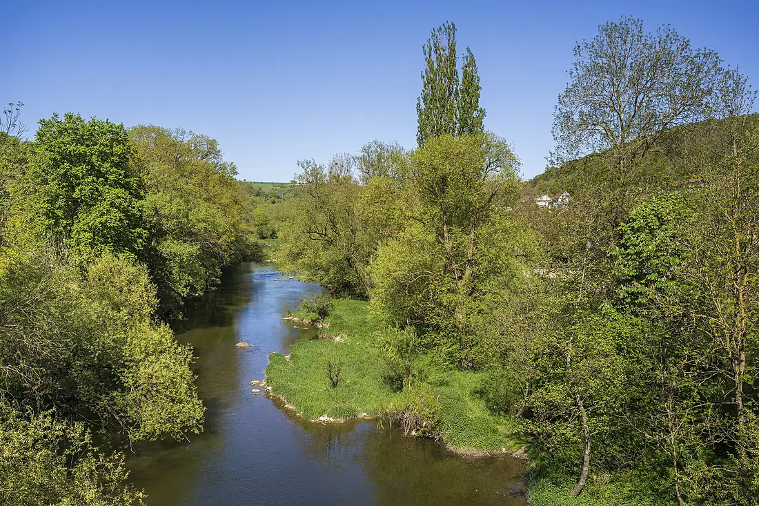 Dörzbach - Hohebach - Jagst - Ansicht von der Jagstbrücke nach NO (RQCE4686)