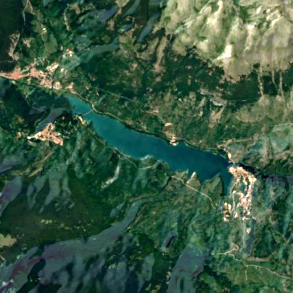Lago di Barrea seen from above (Sentinel-2)