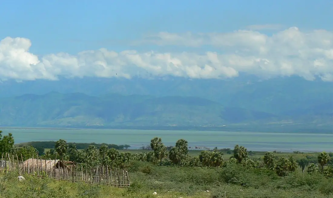 07-05-11LagoEnriquilloDR