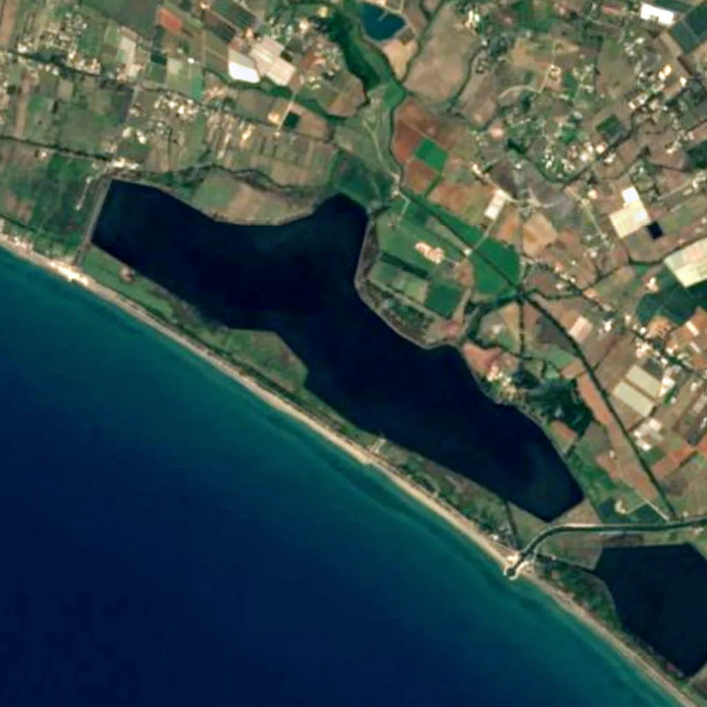 Lake Fogliano seen from above (Sentinel-2)