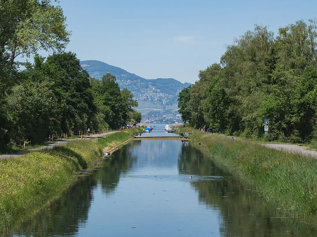 Le Grand Canal des Grangettes vers le Léman