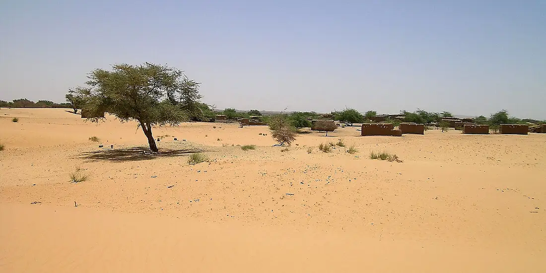Entrée d'Oursi par les dunes