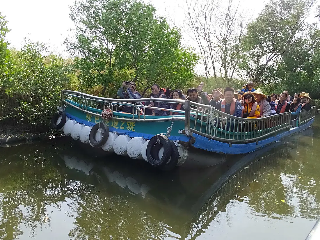 PVC Pipe Raft 膠筏 - panoramio