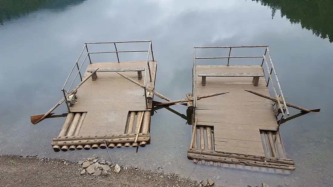 Synevyr Lake rafts