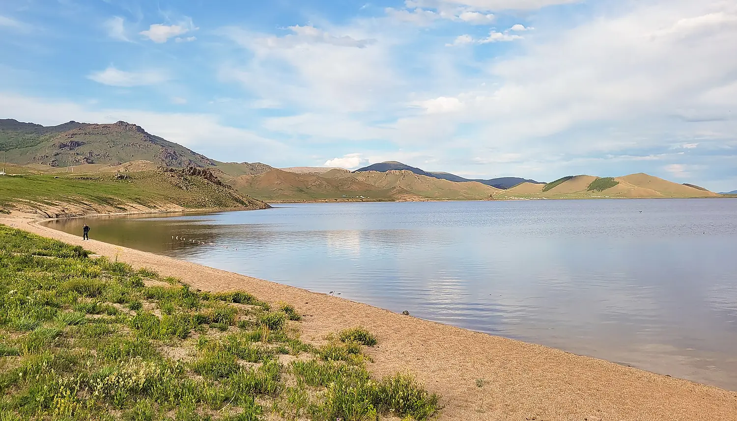 Terkhiin Tsagaan Lake 03