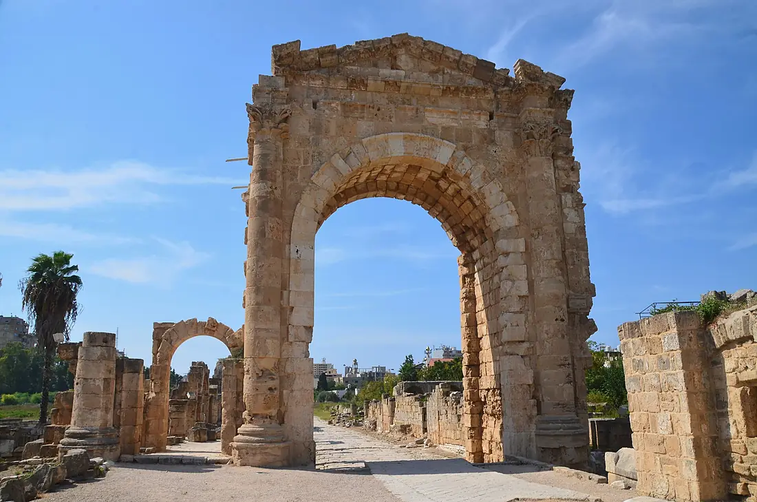 The Monumental Gate, built in the 2nd century AD during the time of Emperor Hadrian, Tyre, Lebanon (48930401736)