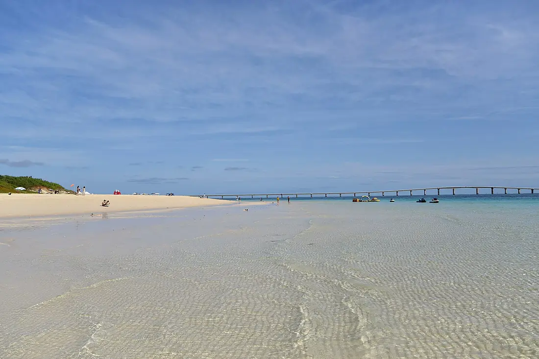 Yonaha Beach (51924567580)